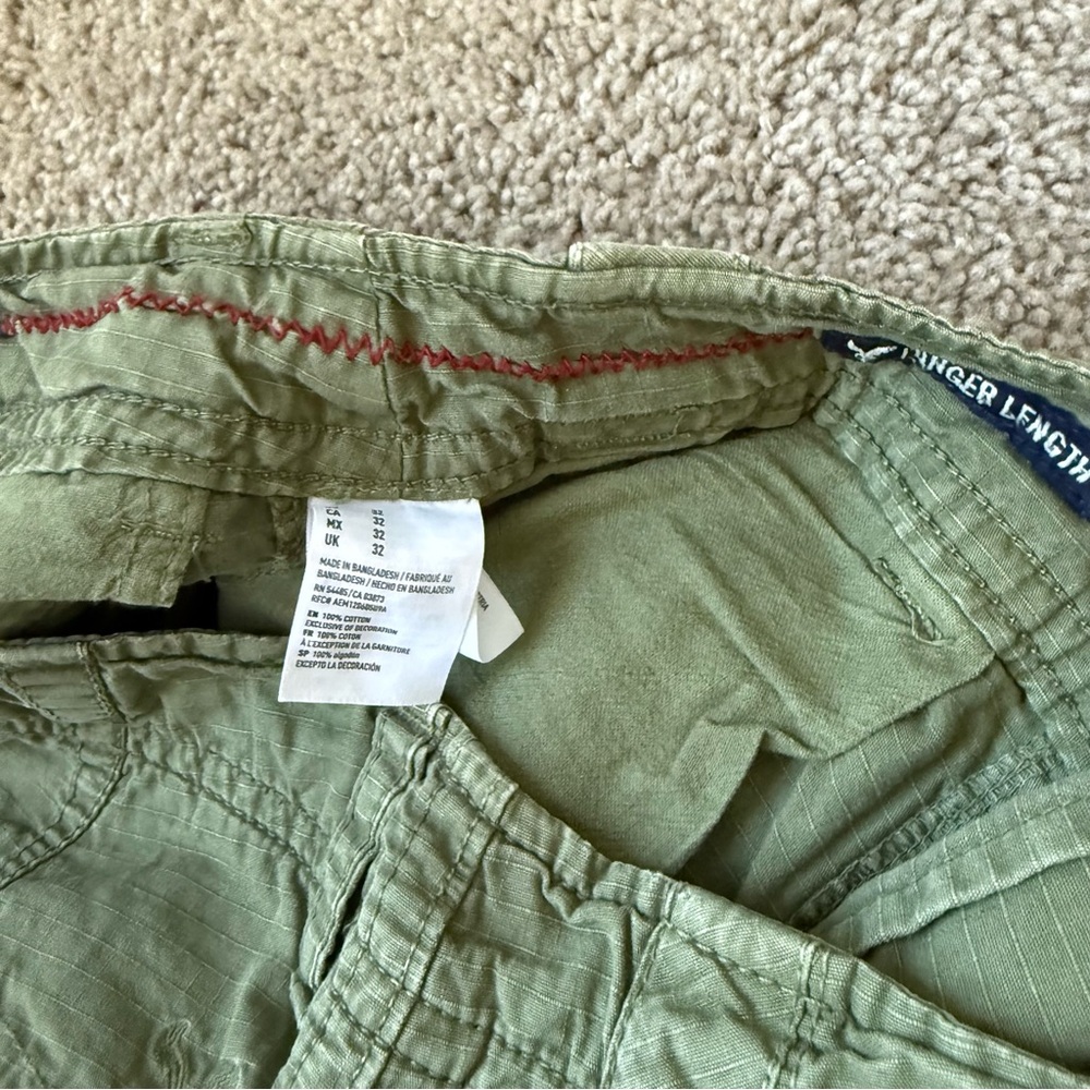 American Eagle Outfitters green shorts waist 32 - Picture 7 of 8